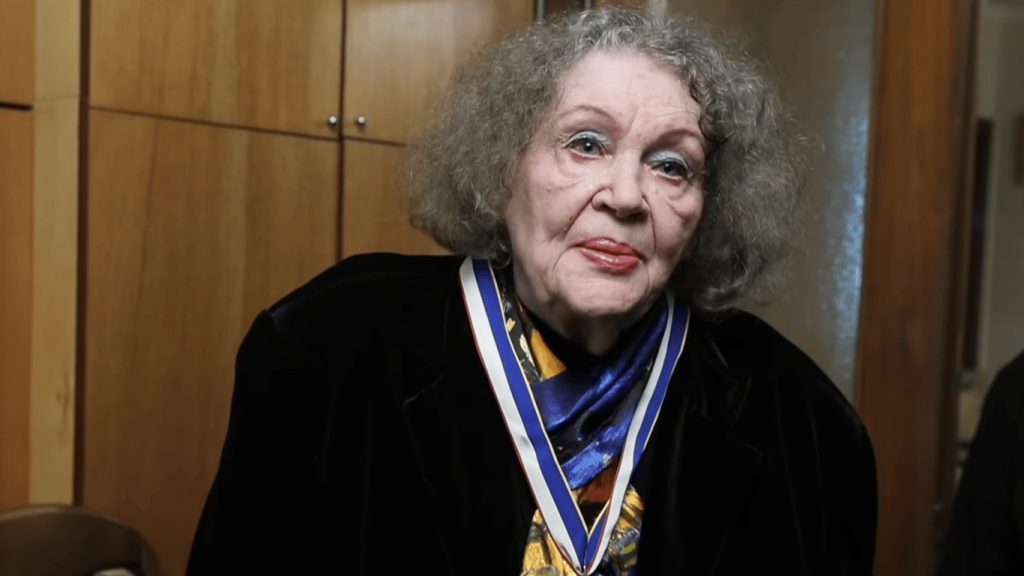 Ліна Костенко Біографія: Життя, Творчість та Вплив