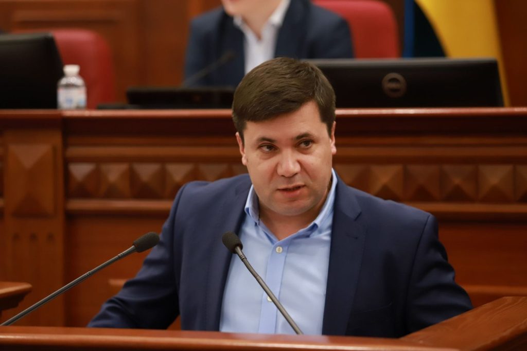 Андрій Вітренко Батьки: биография, карьера и личная жизнь